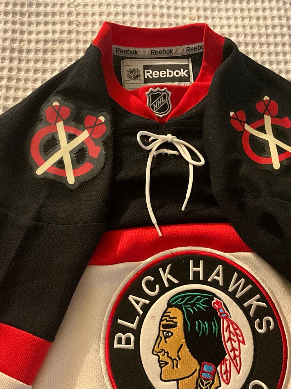 Reebok Kids' Chicago Blackhawks Black & Red Hockey Jersey Jacket